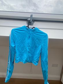Zipped up blue top