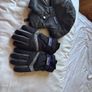 Patagonia gloves & hat Image 2