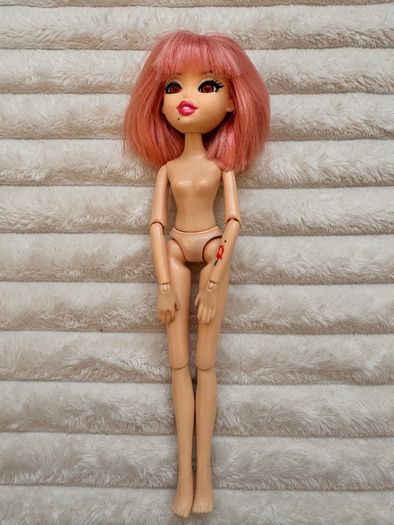 Bratzillaz Magic Night Out Jade JAdore Used Knees a bit loose Please see photos