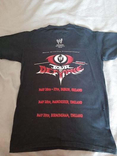 Rare Wwe tour of defiance tshirt.
