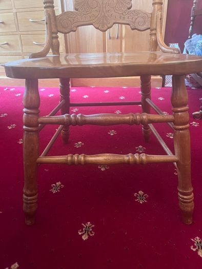 Oak dining chair set with carving embellishment