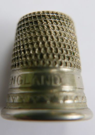 Antique ENGLAND Thimble