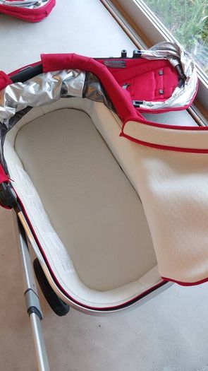 Uppababy Vista Travel System in Red