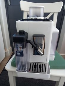 Delonghi Coffee Machine Rivelia - White