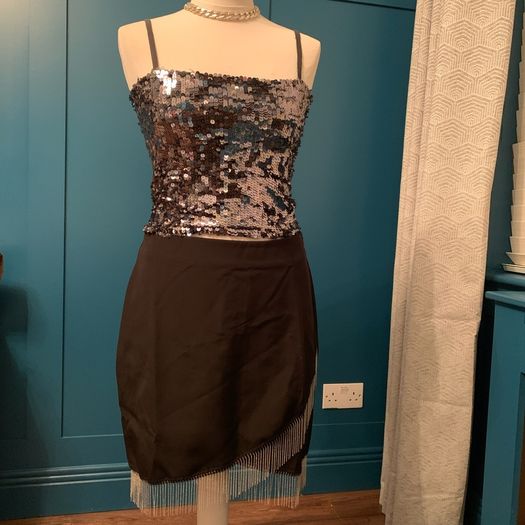 Vero Moda skirt. Brand new with tag. Size M