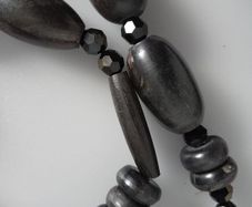 NECKLACE - Large - Long - Beaded