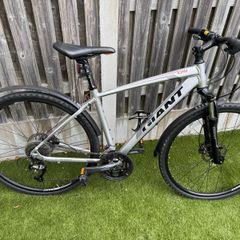 Giant Roam 2 Hybrid Bike - Medium - Shimano 3x9 m