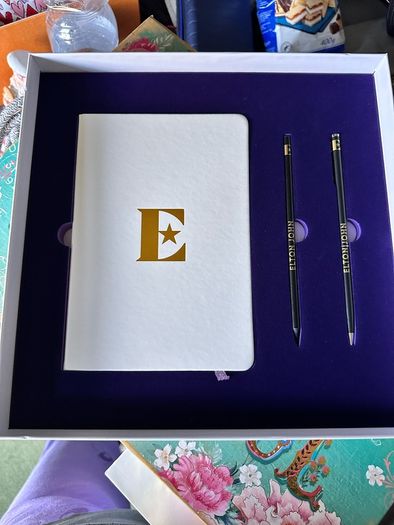 ELTON JOHN - vip gift box