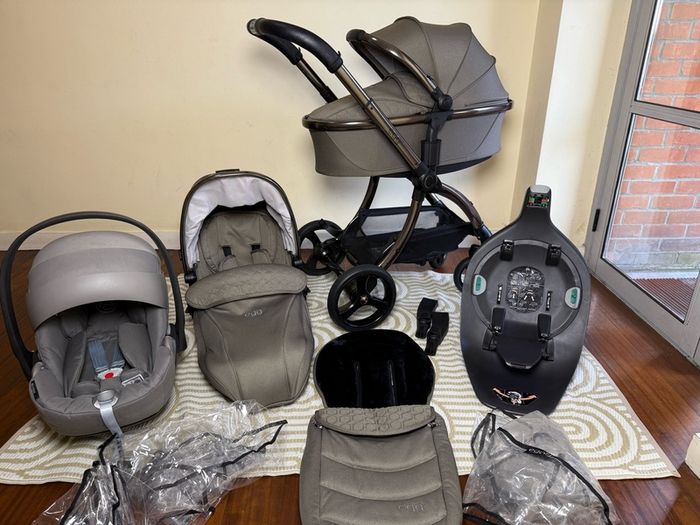 Full Egg 3 travel system Cybex car seat and isofix base