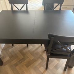 table and chairs