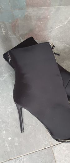 beautiful rhinestones zip front black boots size 41 Sergio todzi