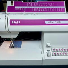PFAFF Select 1528 Sewing Machine - Heavy Duty domestic machine - Just serviced - Like New!
