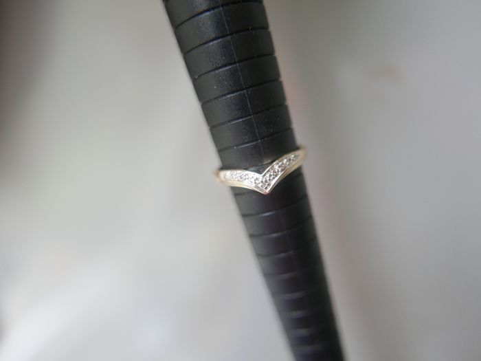 Vintage 9c Gold 375 Diamond Chevron Ring 1,5g