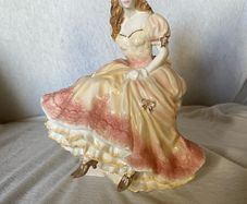 Royal Worcester Claire (from the Summer Romance collection