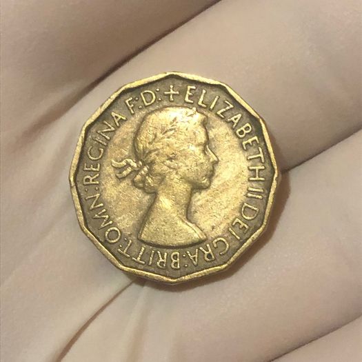 Elizabeth 3 pence x7