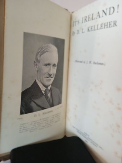 It's Ireland by D. L. Kelleher !. Illustrated by J. W. Buchanan (PT141)