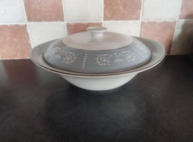 Arklow pottery Belvedere veg/soup tureen.