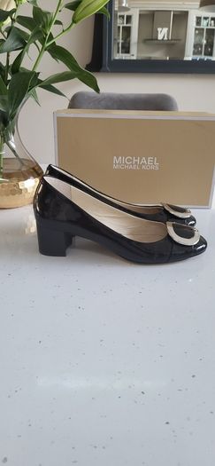 MICHAEL KORS Pauline black patent pumps Sz 7UK - Rrp 160 (New)