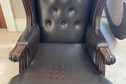 Beautiful Leather Queen Anne Armchair In Very Good Condition - Can Deliver