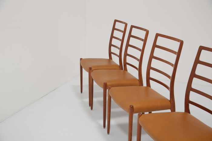 Mid Century Set of 8 x Teak and Tan Leather Dining Chairs Model 82 by Niels Otto Moller, 1960s