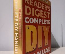Reader's Digest Complete DIY Manual - Updated Edition