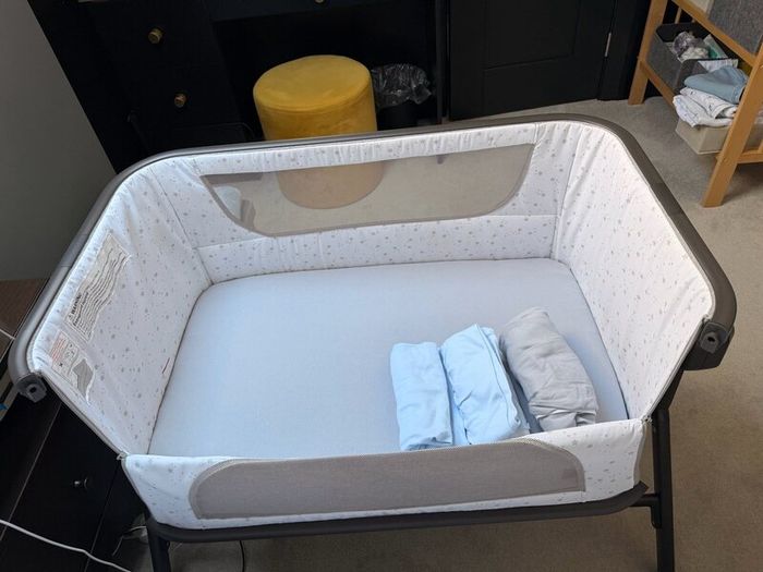 Baby Elegance Co-Glide Electric Bedside Crib
