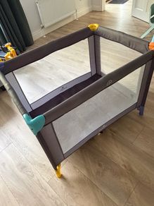 travel cot
