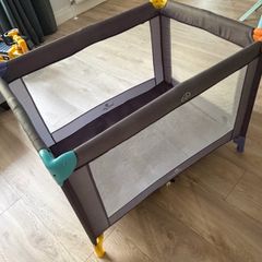 travel cot
