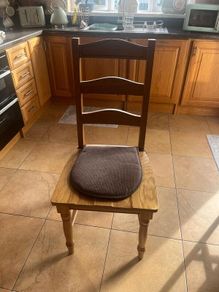 5 Solid Oak Dinning Chairs
