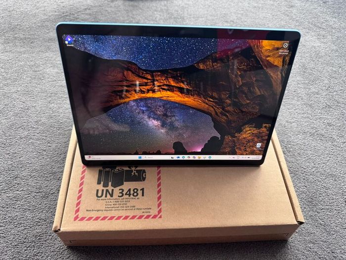 Microsoft Surface Pro Copilot+ PC (11th Edition)