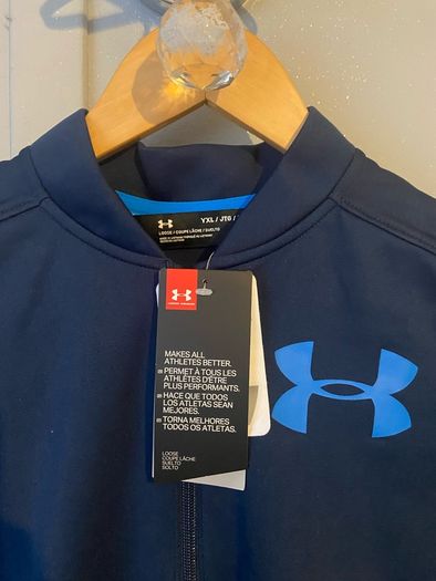 BNWT Under Armour Zip Up YXL