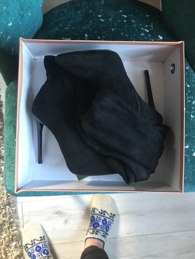 knee high boots,very soft, excellent condition