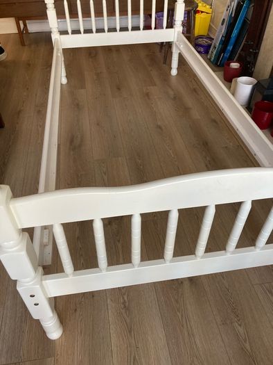 A beautiful White Bunk Bed. No Mattresses.