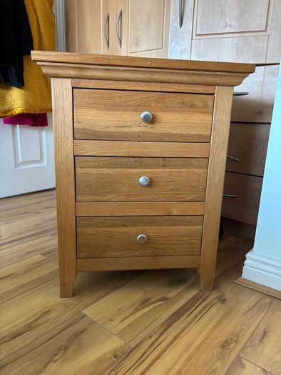 Free Chest of Drawers and Lockers