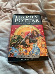 Hardback First edition : Harry Potter and the deathly hallows