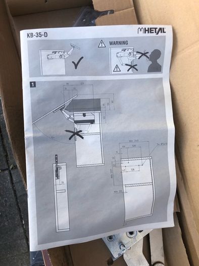 Flap fitting hinges
