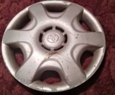 1 x Toyota Corolla Genuine 14'' Hubcap Wheel Trim Cover