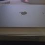 Apple IPad Air 5 - like new Image 3