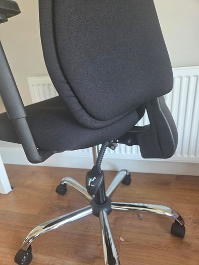Office chair, barely used, great condition
