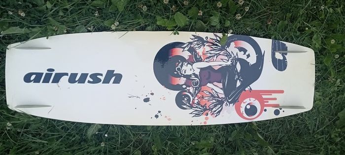 Kitesurf Package  Best Bularoo 10m + Airush Switch Board