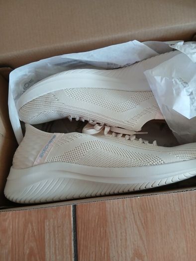 Brand New Ladies Skechers