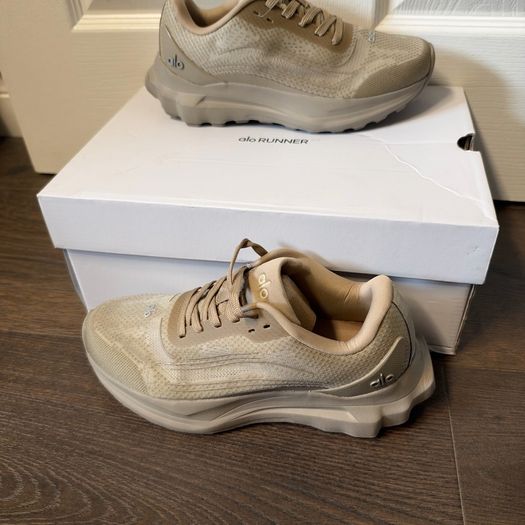 Alo shoes size 5uk