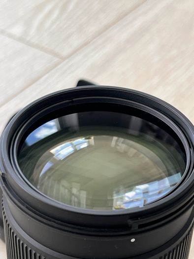 Sigma 70-200m f/2.8 Apo DG HSM Canon lens with acessories