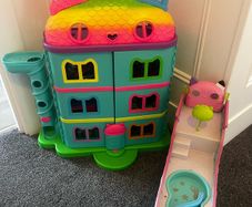 Gabby dollhouse and ship