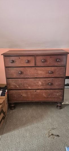 Antique chest of drawers