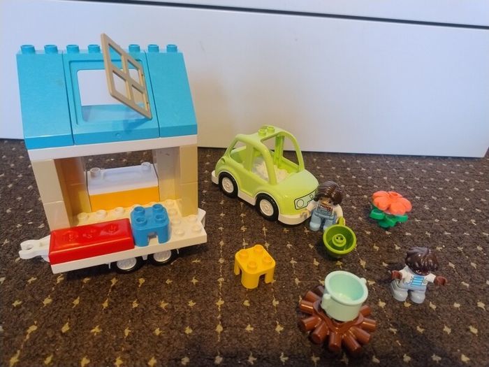 Lego Duplo Family House on Wheels 10986