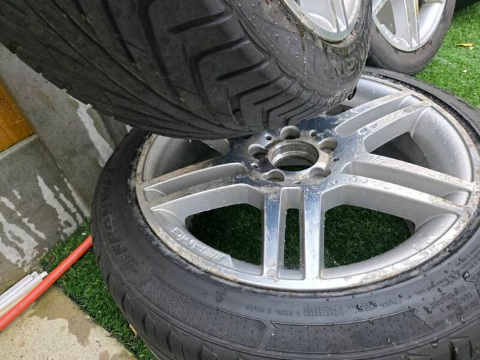 Genuine Mercedes-Benz AMG 17 Alloy Wheels & Tyres