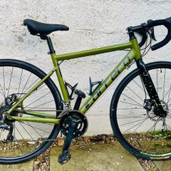 Carrera Crixus Gravel Adventure Bike Medium 18 inch Frame Shimano Claris Disc Brakes