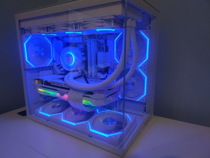High-End Gaming PC - Ryzen 7 9800X3D - RTX 3080 - 32GB DDR5 - White Build - Like new