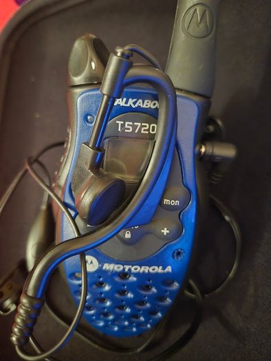 Motorola T5720 FM Walkie Talkie 2 Way Radio
